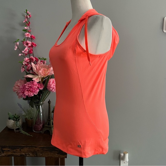 Layer 8 Performance Hooded Tank Top - Picture 6 of 15